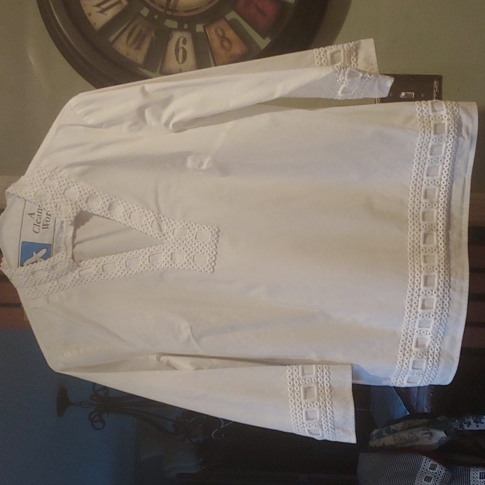 Preston and York ladies top. Size Large. White on white detailing